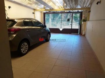 Casa · 330m² · 3 Quartos · 4 Vagas · Sobrado em Santa Maria