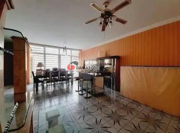 Casa · 350m² · 4 Quartos · 4 Vagas · Casa em Barcelona