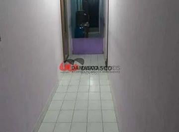 Casa · 211m² · 2 Quartos · 4 Vagas · Sobrado em Cerâmica