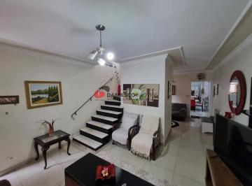 Casa · 225m² · 3 Quartos · 3 Vagas · Sobrado em Vila Vivaldi