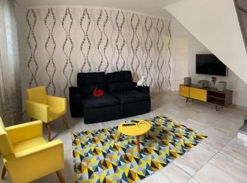 Casa · 124m² · 3 Quartos · 2 Vagas · Sobrado em Santa Maria