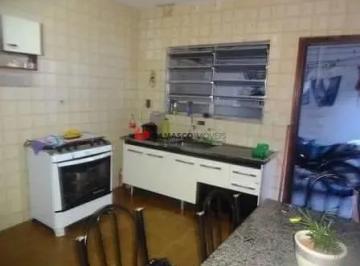Casa · 193m² · 4 Quartos · 3 Vagas · Sobrado em Cerâmica