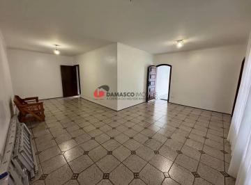 Casa · 130m² · 3 Quartos · 3 Vagas · Casa em Barcelona