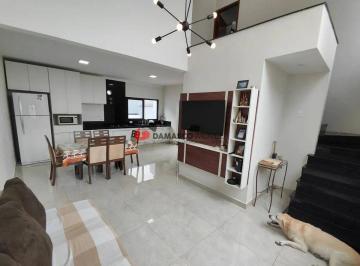 Casa · 230m² · 3 Quartos · 4 Vagas · Sobrado em Barcelona
