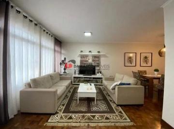 Casa · 166m² · 3 Quartos · 4 Vagas · Casa em Barcelona