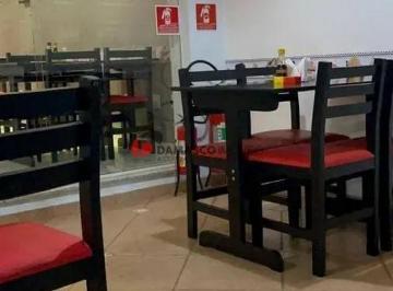 Casa · 169m² · 4 Vagas · Sobrado em Santa Paula