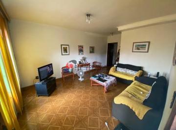Casa · 320m² · 3 Quartos · 2 Vagas · Sobrado em Campestre