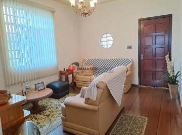 Casa · 292m² · 3 Quartos · 5 Vagas · Casa em Santo Antônio