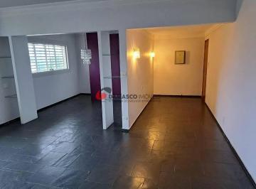 Apartamento · 131m² · 3 Quartos · 1 Vaga · Apartamento em Centro