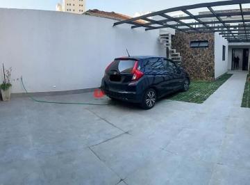 Casa · 179m² · 3 Quartos · 4 Vagas · Sobrado em Centro