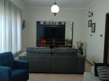 Casa · 222m² · 3 Quartos · 10 Vagas · Casa em Santa Maria
