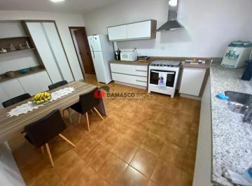 Casa · 300m² · 2 Quartos · 3 Vagas · Sobrado em Boa Vista