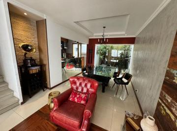 Casa · 200m² · 4 Quartos · 2 Vagas · Sobrado em Santo Amaro