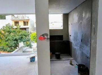 Casa · 290m² · 3 Quartos · 5 Vagas · Sobrado em Cerâmica