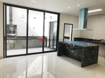 Casa · 260m² · 3 Quartos · 3 Vagas · Sobrado em Santa Maria