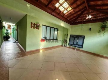 Casa · 220m² · 4 Quartos · 2 Vagas · Sobrado em Campestre