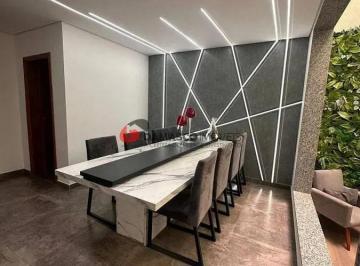 Casa · 435m² · 4 Quartos · 8 Vagas · Sobrado em Barcelona