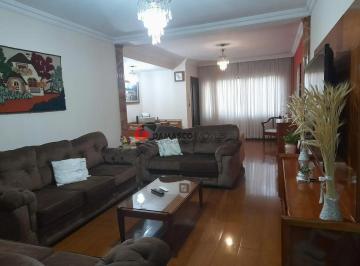 Casa · 291m² · 3 Quartos · 3 Vagas · Sobrado em Santa Maria