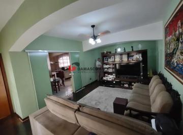 Casa · 370m² · 4 Quartos · 5 Vagas · Sobrado em Vila Metalúrgica