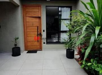 Casa · 190m² · 3 Quartos · 3 Vagas · Casa em Cerâmica