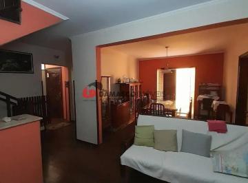 Casa · 320m² · 4 Quartos · 2 Vagas · Sobrado em Osvaldo Cruz