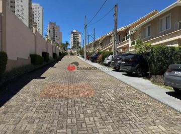 Casa · 106m² · 2 Quartos · 2 Vagas · Casa em Taboão