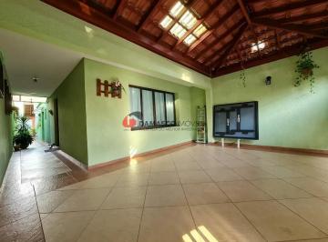 Casa · 220m² · 4 Quartos · 2 Vagas · Sobrado em Campestre