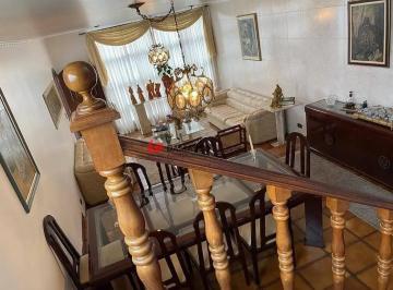 Casa · 240m² · 4 Quartos · 4 Vagas · Sobrado em Cerâmica