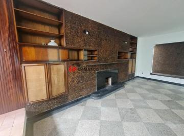 Casa · 500m² · 3 Quartos · 4 Vagas · Sobrado em Cerâmica
