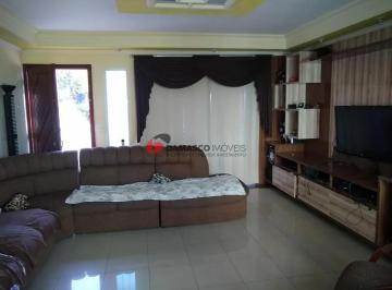 Casa · 250m² · 3 Quartos · 5 Vagas · Sobrado em Osvaldo Cruz