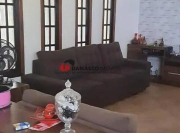 Casa · 240m² · 3 Quartos · 5 Vagas · Casa em Mauá