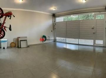 Casa · 120m² · 3 Quartos · 2 Vagas · Sobrado em Barcelona