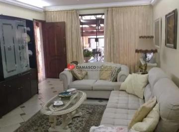 Casa · 240m² · 3 Quartos · 4 Vagas · Sobrado em Campestre