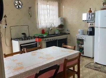 Casa · 187m² · 4 Quartos · 2 Vagas · Casa em Barcelona