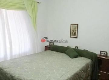 Casa · 228m² · 2 Quartos · 4 Vagas · Casa em Vila Aquilino