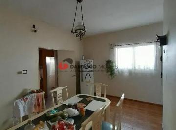 Casa · 212m² · 3 Quartos · 2 Vagas · Sobrado em Santa Paula