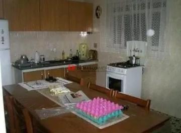 Casa · 258m² · 3 Quartos · 1 Vaga · Sobrado em Campestre