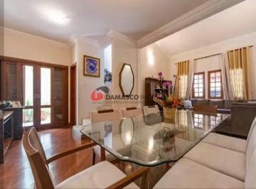Casa · 220m² · 3 Quartos · 3 Vagas · Casa em Barcelona