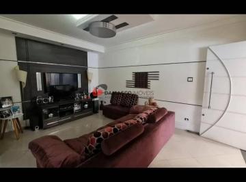 Casa · 174m² · 2 Quartos · 4 Vagas · Casa em Santa Maria