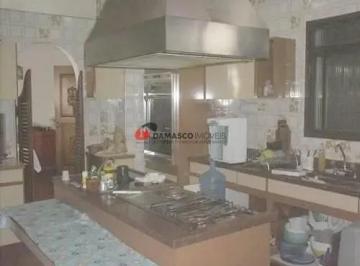 Casa · 608m² · 4 Quartos · 6 Vagas · Casa em Centro