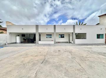 Casa de 3 quartos, Águas Claras · Casa com 3 quartos em Arniqueira, área total 800 m² à venda