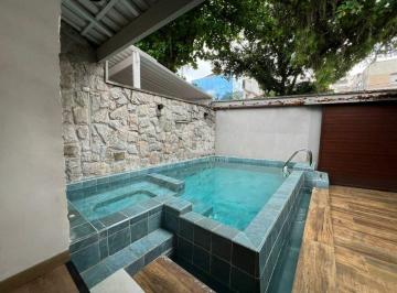 Casa · 221m² · 4 Quartos · 2 Vagas · Sobrado com 4 quartos e piscina no Boqueirão em Santos