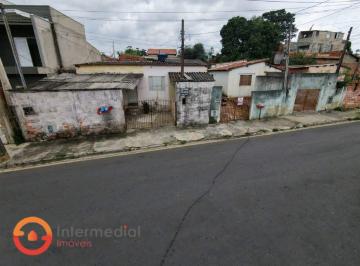Terreno · 324m² · 6 Quartos · 4 Vagas · Imóvel à Venda com 6 casas - Ideal para Investimento com área de 630 m² Terreno. 