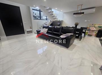 Casa · 331m² · 5 Quartos · 3 Vagas · Sobrado em  Rua Portugal - Jardim Casqueiro - Cubatão/SP