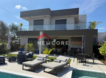 Casa · 240m² · 4 Quartos · Casa em Pardinho - Centro - Pardinho/SP