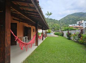 Casa · 244m² · 5 Quartos · 4 Vagas · Casa à venda em Ubatuba, Toninhas, com 5 quartos, 244m²