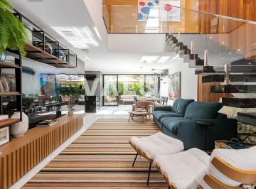1 · Casa de condomínio com 222 m², 3 quartos sendo 3 suítes à venda no bairro Santa Felicidade.
