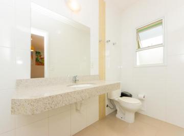d19afdb1-b306-473b-b665-4aa05802db9e · Casa no condomínio Solar dos Manacás para venda com 5 quartos, sendo 5 suítes, 428m²