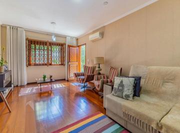 Casa · 1640m² · 3 Quartos · 3 Vagas · Casa com 1.640,00m², 3 dormitórios, 4 vagas à venda Rua Marista.