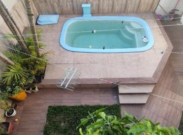 Casa · 200m² · 3 Quartos · 2 Vagas · Casa de 3 dormitórios e 2 vagas de garagem em Cachoerinha.
